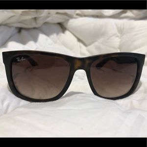 Ray-Ban RB4165 Justin Sunglasses